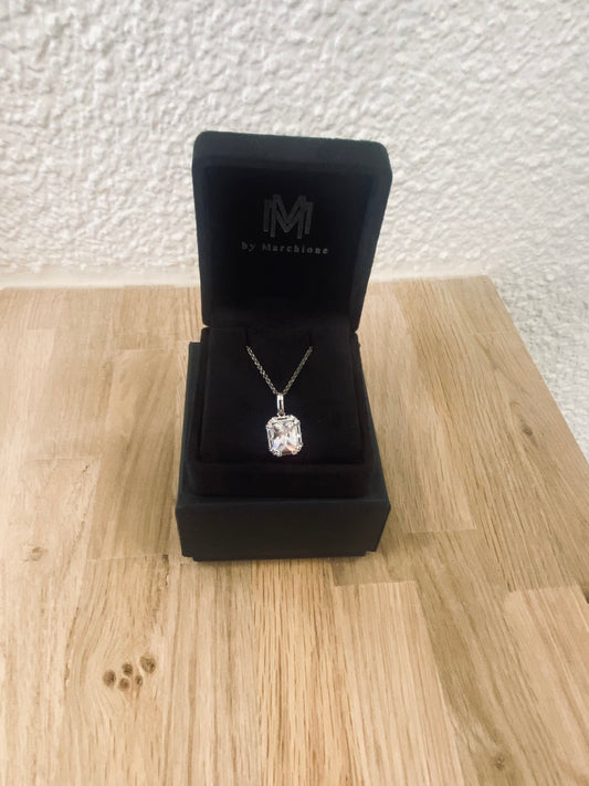 Collier solitaire carré